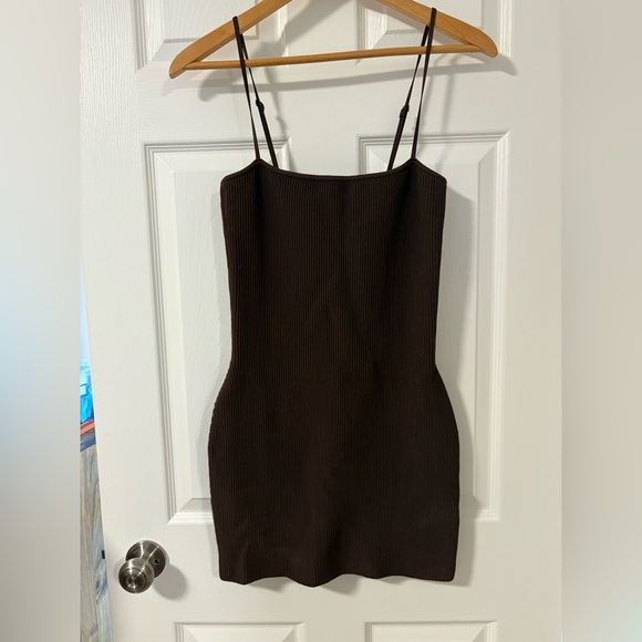 Babaton Dresses & Skirts - Babaton Sculpt Brown Ribbed Mini Dress